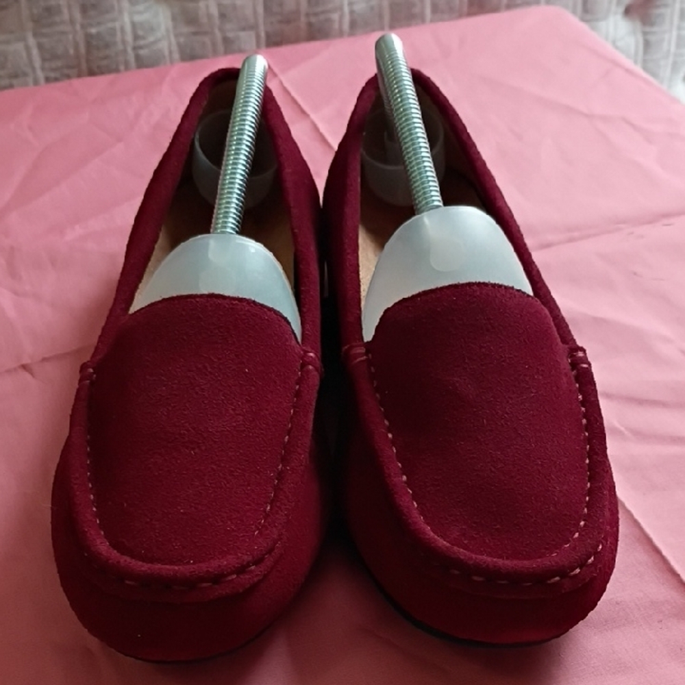 Vionic Women's Moccasins in Rich Burgundy